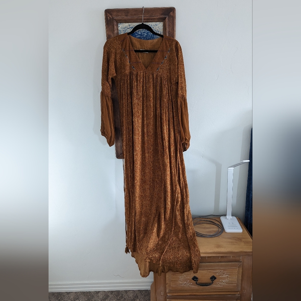 Golden brown the label maxi, NWOT size S